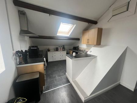 2 bedroom flat to rent - Photo 4