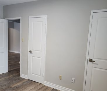 29 Queen Street, Barrie - Photo 3