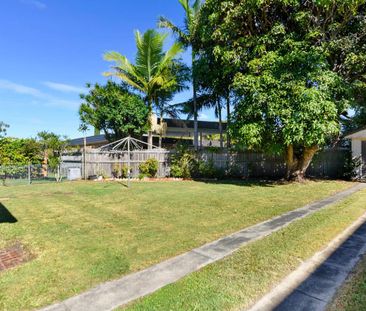 24 Morala Avenue, Runaway Bay, QLD 4216 - Photo 5