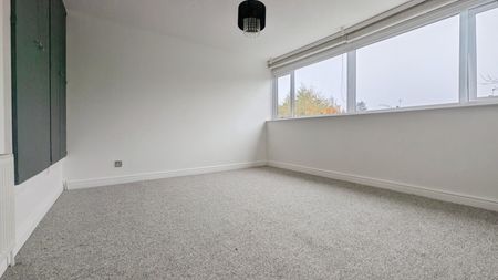 3 bedroom House To Let - Photo 5