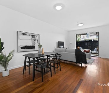 Private Ground-Floor Apartment with Dual Courtyards in Lifestyle Lo... - Photo 1