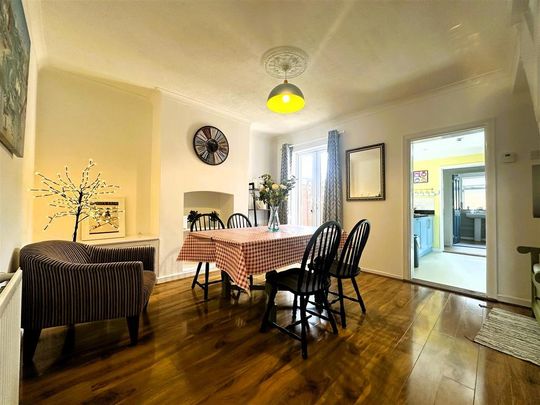 4 bedroom terraced house to rent - Photo 1