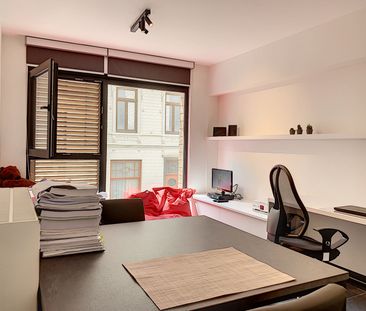 Gerenoveerde studio met terras in het centrum van Leuven. - Photo 4
