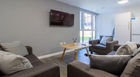 1 bedroom in a flat share to rent - Photo 3