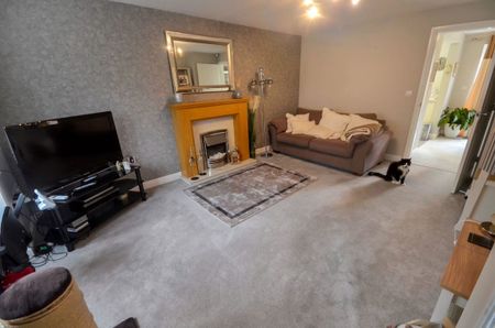 Lingwell Park, Widnes, WA8 9YP - Photo 2