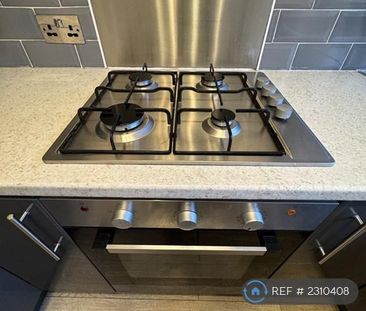 2 bedroom end of terrace house to rent - Photo 2