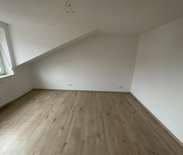 Wohnen direkt am Wasser! 2-ZKB-Balkonwohnung mit Einbauküche direkt... - Photo 3