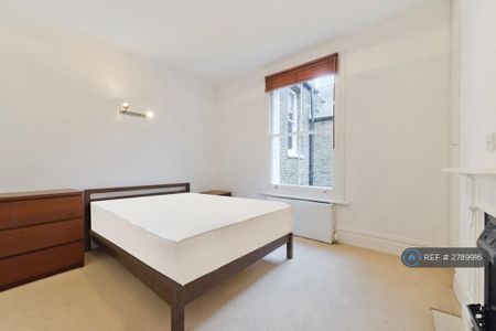 3 bedroom flat to rent - Photo 3
