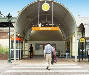 Modern two-bedroom apartment with private entry - Photo 6