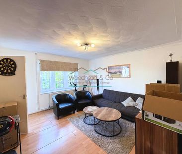 3 bedroom end of terrace house to rent - Photo 3