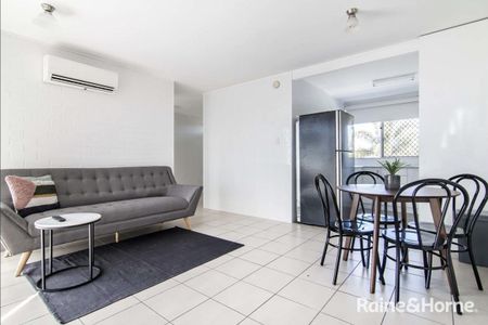 2 BEDROOM UNIT MACKAY - Photo 2
