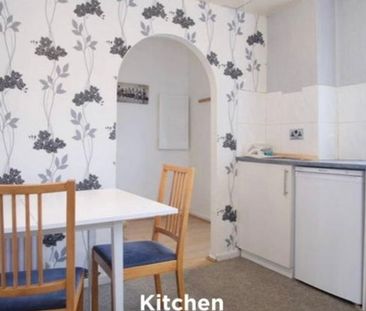 Room in a Shared Flat, Frensham Drive, SW15 - Photo 4