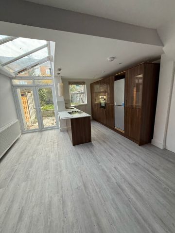 Room in a Shared House, Durban Road, N17 - Photo 5