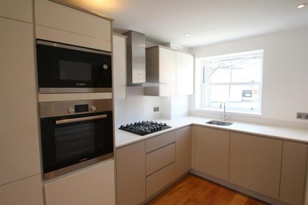 3 bedroom terraced house to rent - Photo 5
