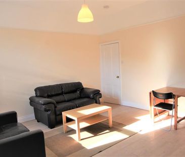 4 bedroom terraced house to rent - Photo 1