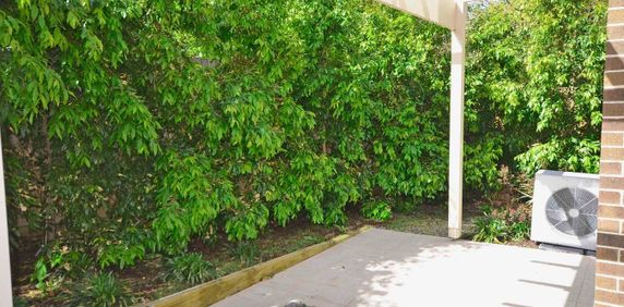 Stylish Ground Floor Apartment with Courtyard in Prime Doncaster Location - Photo 2