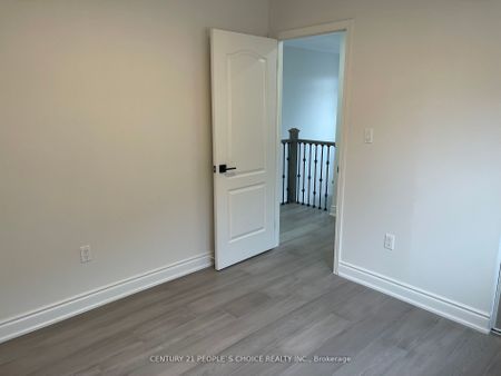 Detached Home For Lease | W8137874 - Photo 3