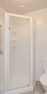 Inner City Living in quiet Studio Apartment - Photo 4