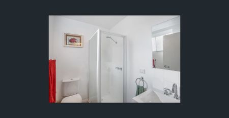 Low Maintenance One Bedroom Unit - Photo 2