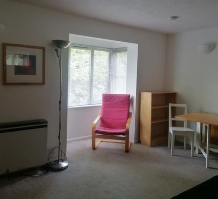 Studio to rent - Photo 1