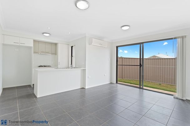This impeccably presented lowset brick unit is sure to impress! - Photo 1
