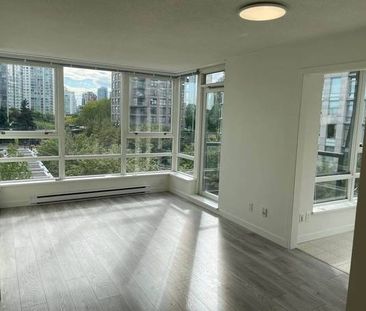 DT Vancouver One Bedroom and Den for rent - Photo 3