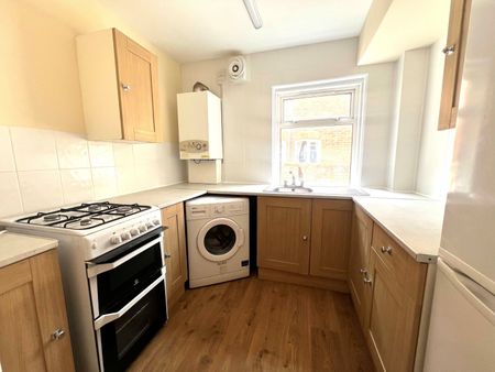 2 bedroom maisonette to rent - Photo 4