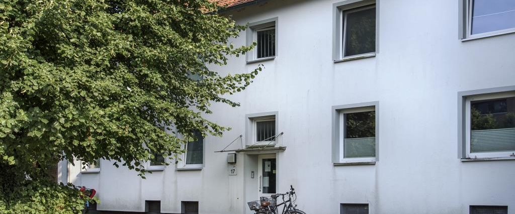 Frei ab Anfang April! Günstig geschnittene 3 ZKB-Balkon-Wohnung im 1. OG. - Photo 1