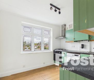 River Gardens, Feltham,TW14 - Photo 2