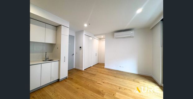 Your Urban Cosy Home with Double Ensuites Awaits in South Melbourne - Photo 1