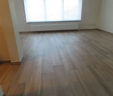 Volledig gerenoveerd duplex appartement met 3 slaapkamers en carpor... - Foto 6