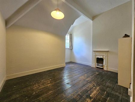 4 bedroom semi-detached house to rent - Photo 3
