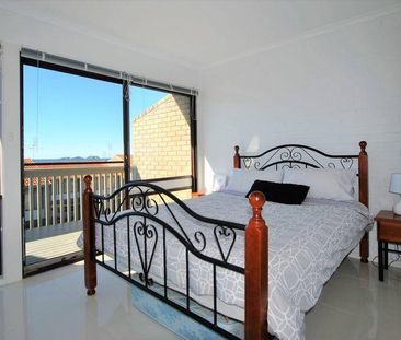 PRICE REDUCED - Stylish Unit Fully Furnished - Photo 5