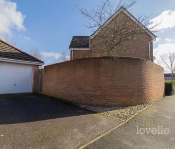 4 bedroom Detached house To Let - Photo 6