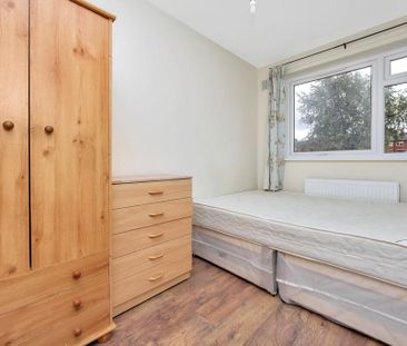 4 bedroom terraced house to rent - Photo 3