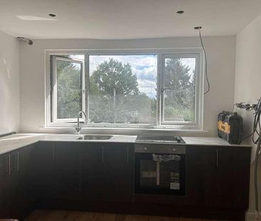 Bath Road, Knowl Hill, RG10 - Photo 1