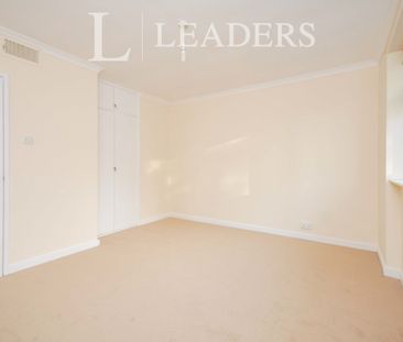 2 bedroom apartment to rent Kingswood Road, Bromley, BR2 - Photo 2