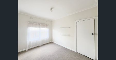 Spacious Family Living in a Prime Belmont Location - Photo 5