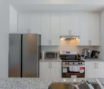 For Lease - 3092 Meadowridge Drive, Oakville, Ontario - Photo 3