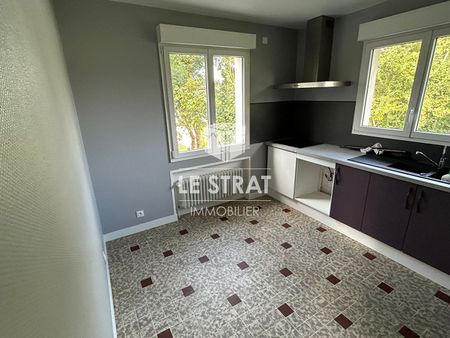 Location Maison 5 pièces 130m² - Photo 2