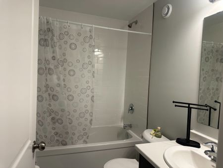 For Lease - 10 SOUTH CREEK Drive Unit# 14, Kitchener, Ontario - Photo 2