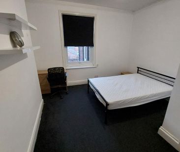 1 bedroom in a house share to rent - Photo 5