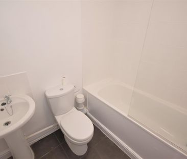 Moorland Road, Birkenhead - Photo 6