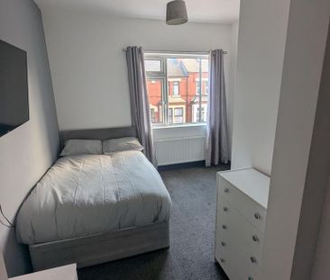 1 bedroom in a house share to rent - Photo 4