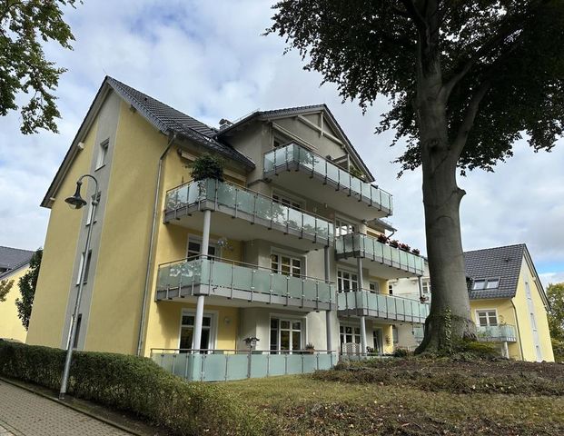 Exklusive Dachgeschosswohnung in Wernigerode! - Photo 1