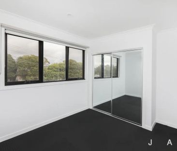1/6 Dubbo Street, Albion VIC 3020 - Photo 2
