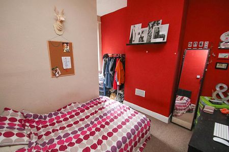 3 bedroom terraced house to rent - Photo 4