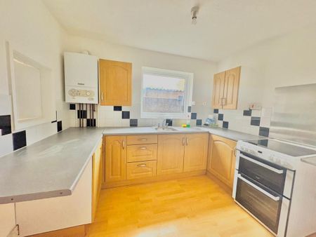 2 bedroom ground floor flat to rent - Photo 4