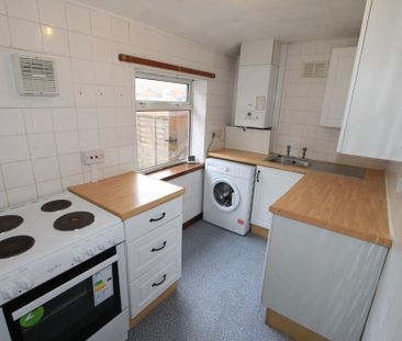 2 bedroom flat to rent - Photo 6