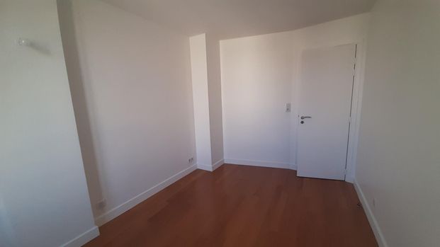 location Appartement T3 DE 94.7m² À PARIS - Photo 1